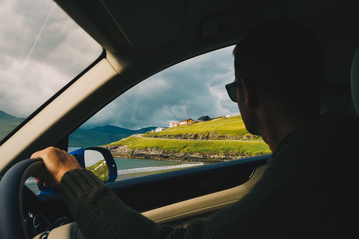 Bentley Bentayga V8: Faroe Islands