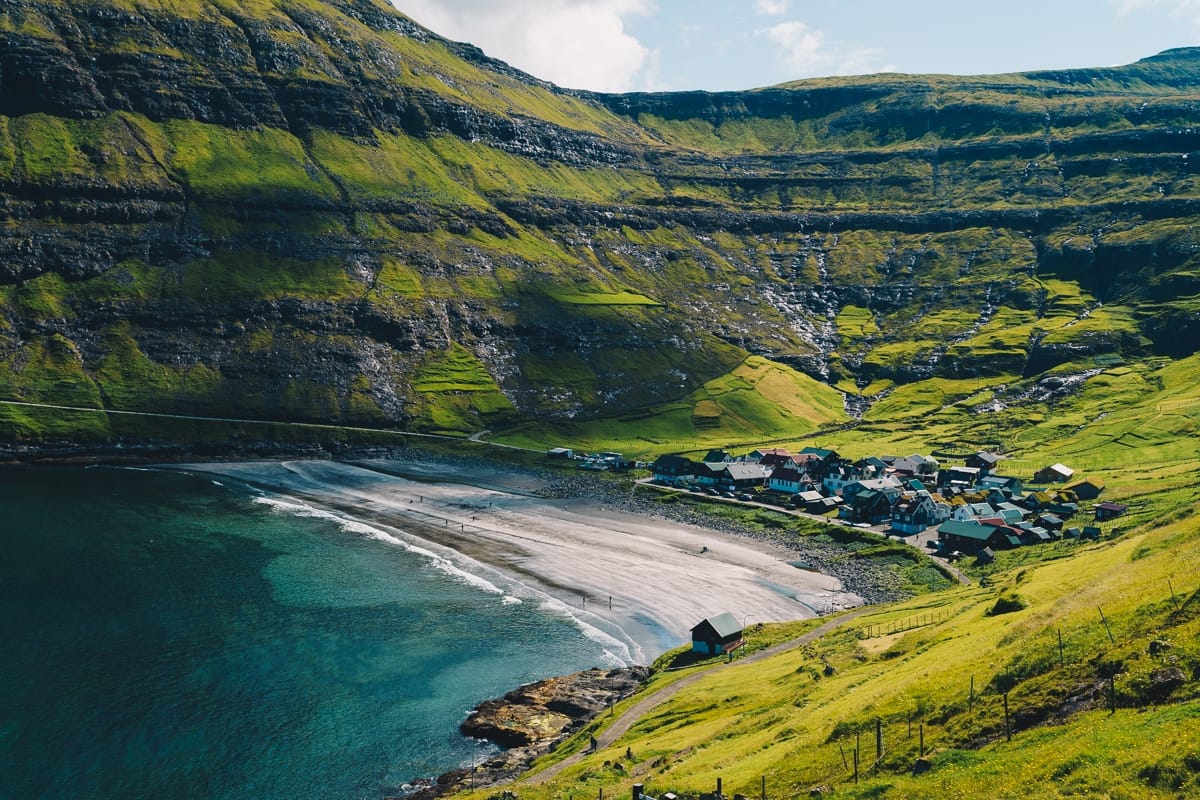Bentley Bentayga V8: Faroe Islands