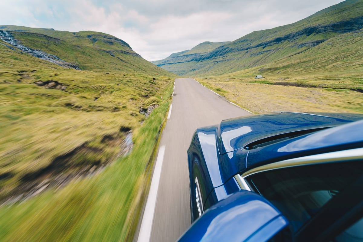 Bentley Bentayga V8: Faroe Islands