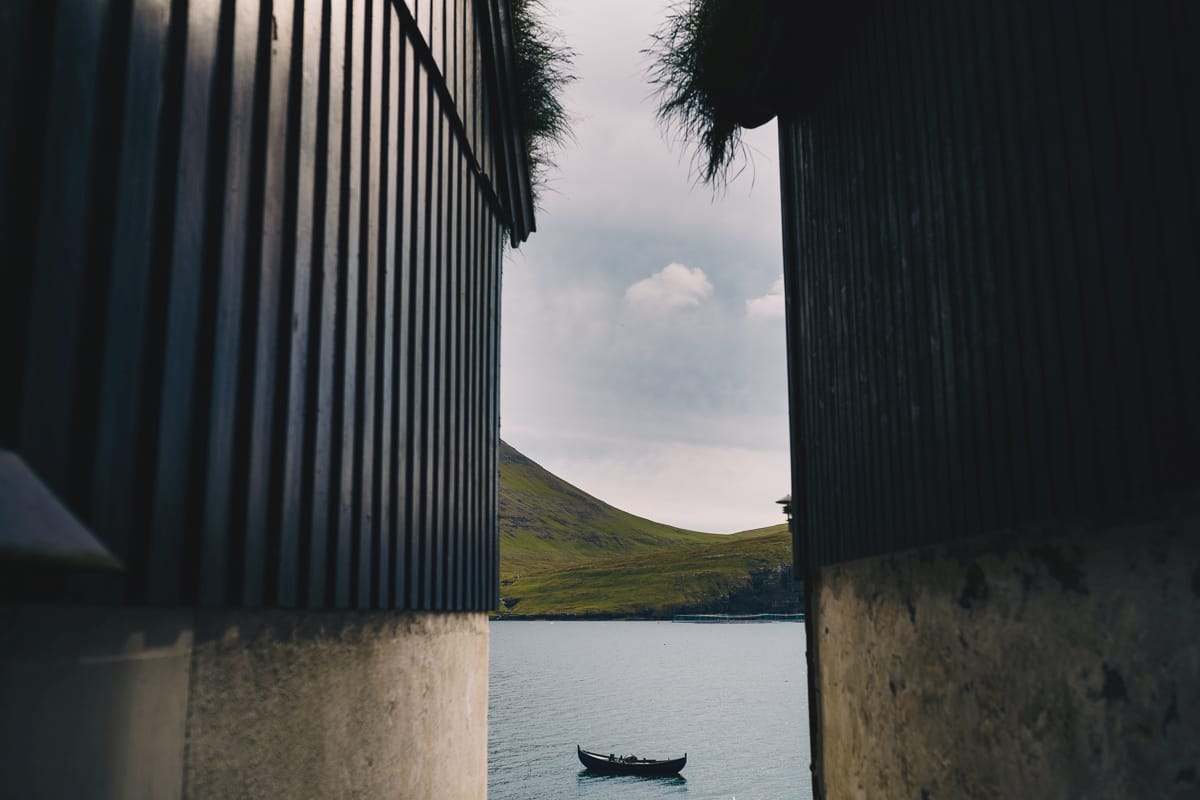 Bentley Bentayga V8: Faroe Islands