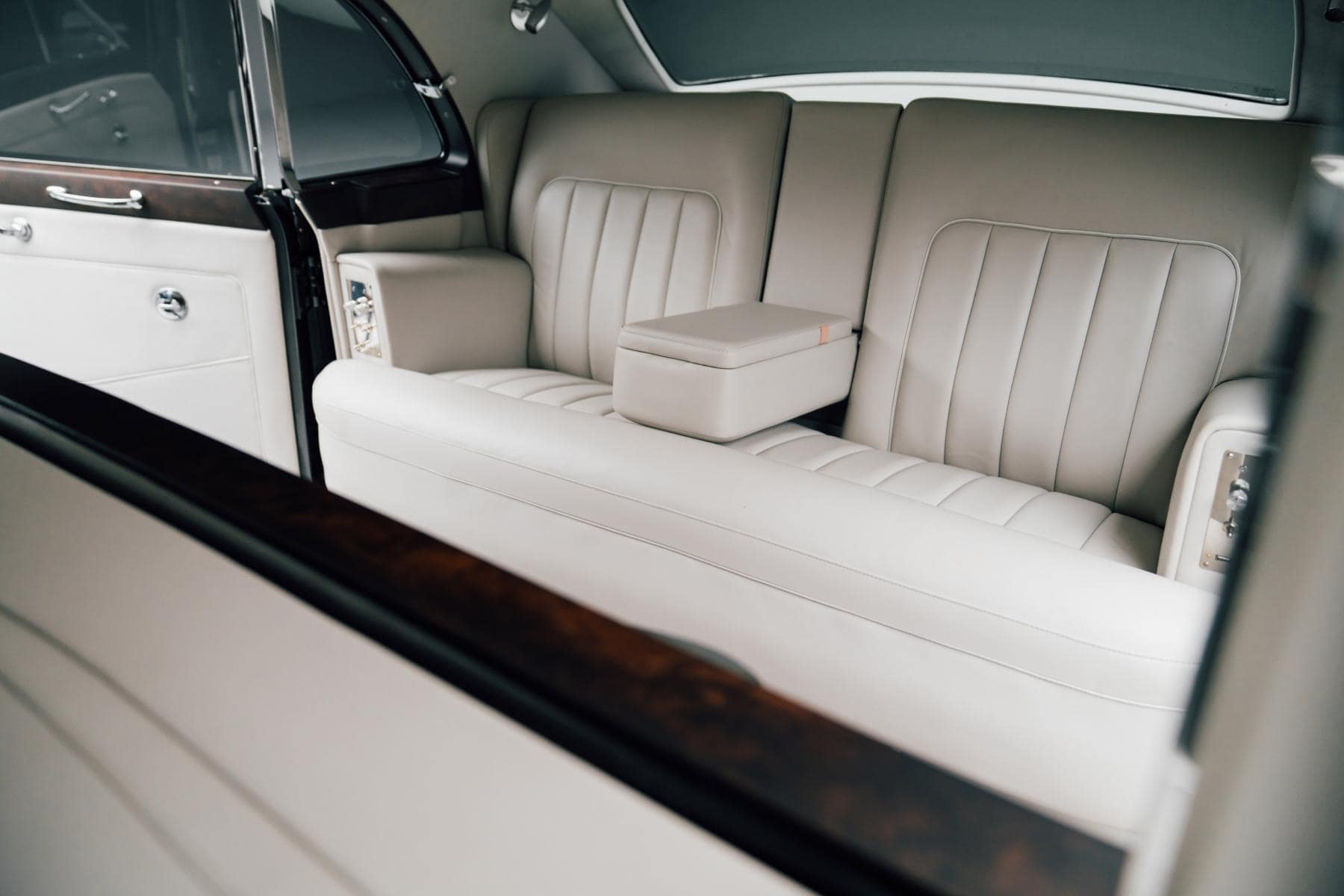 Lunaz Design Rolls-Royce Phantom V