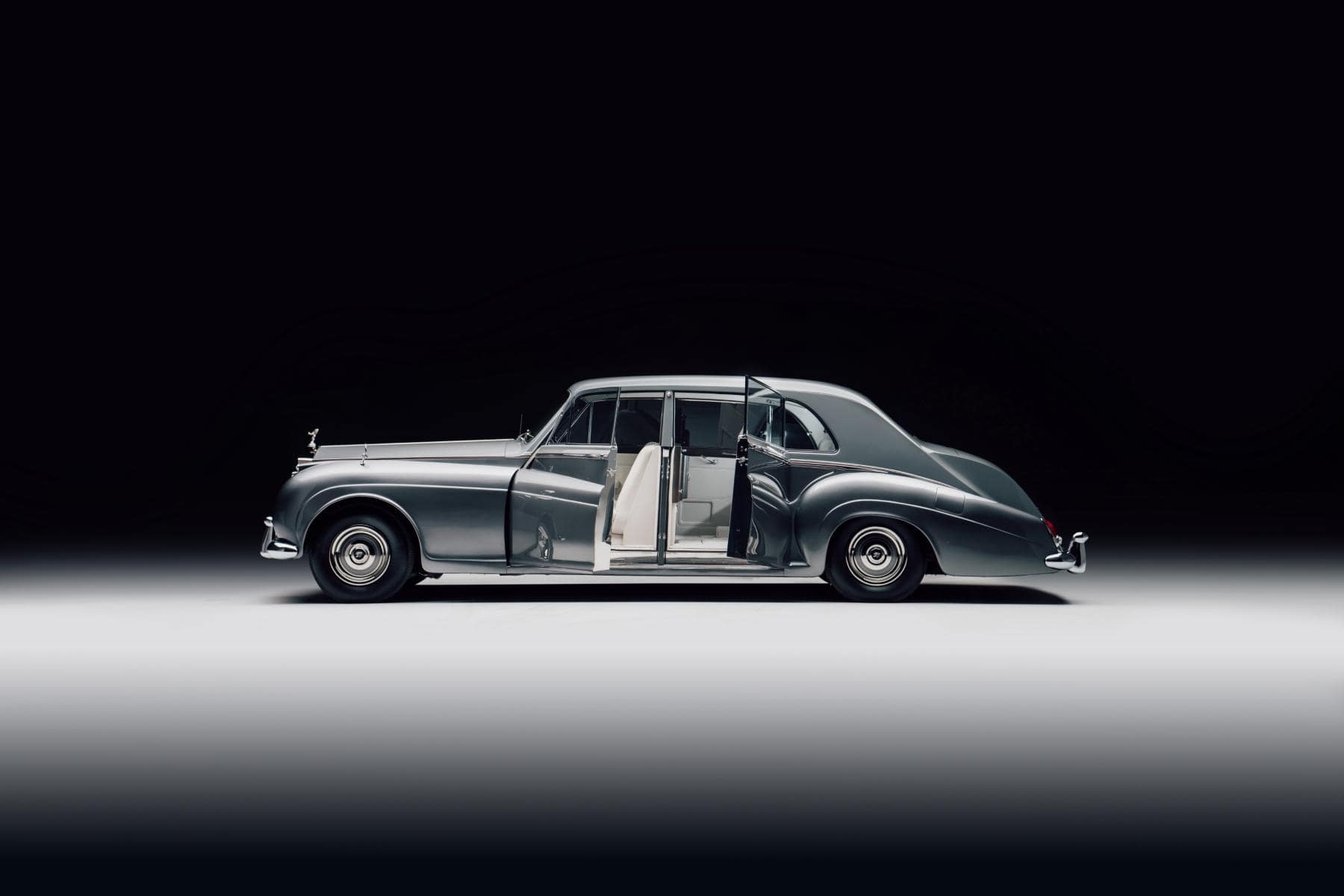 Lunaz Design Rolls-Royce Phantom V