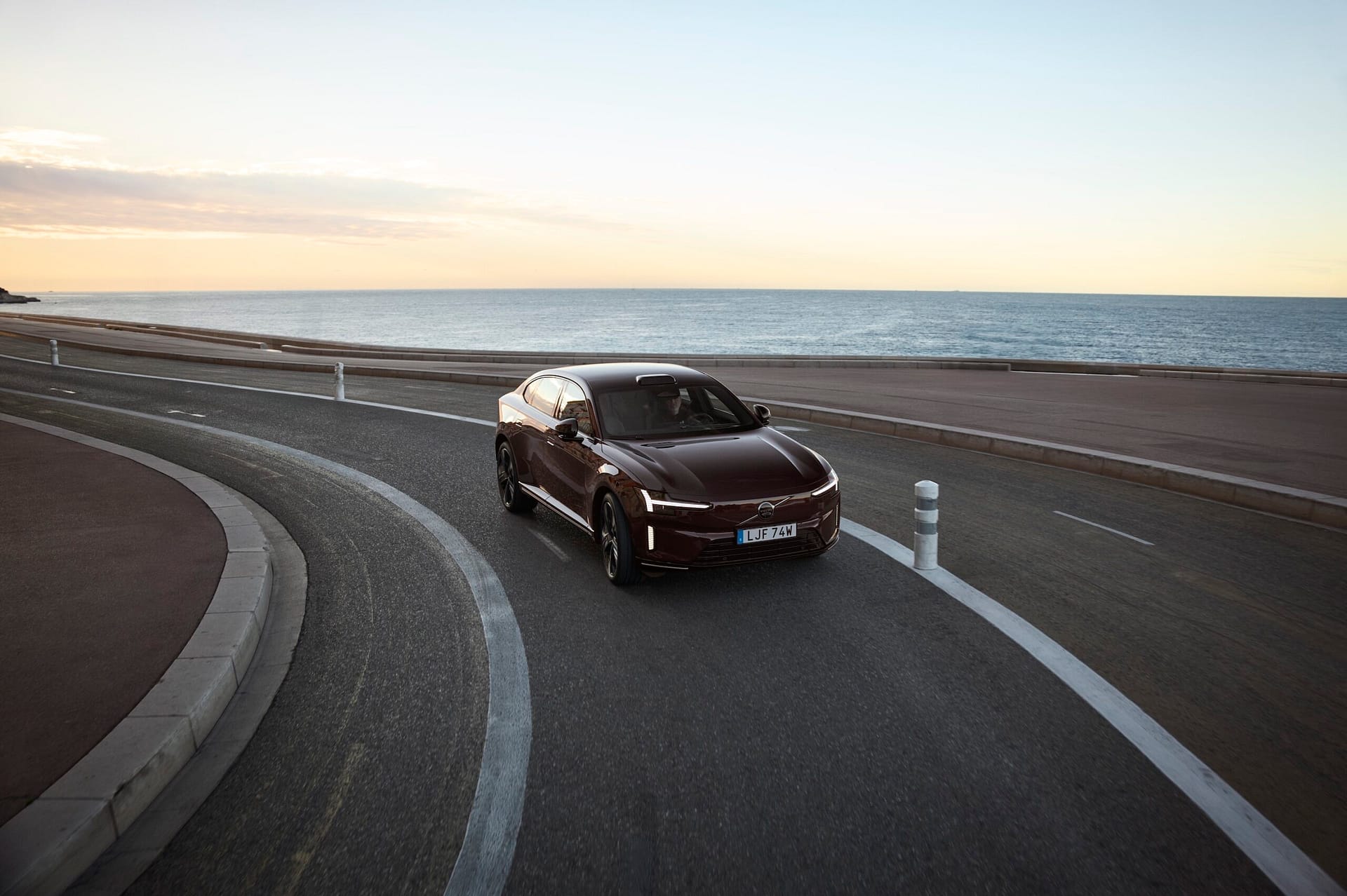 Volvo ES90