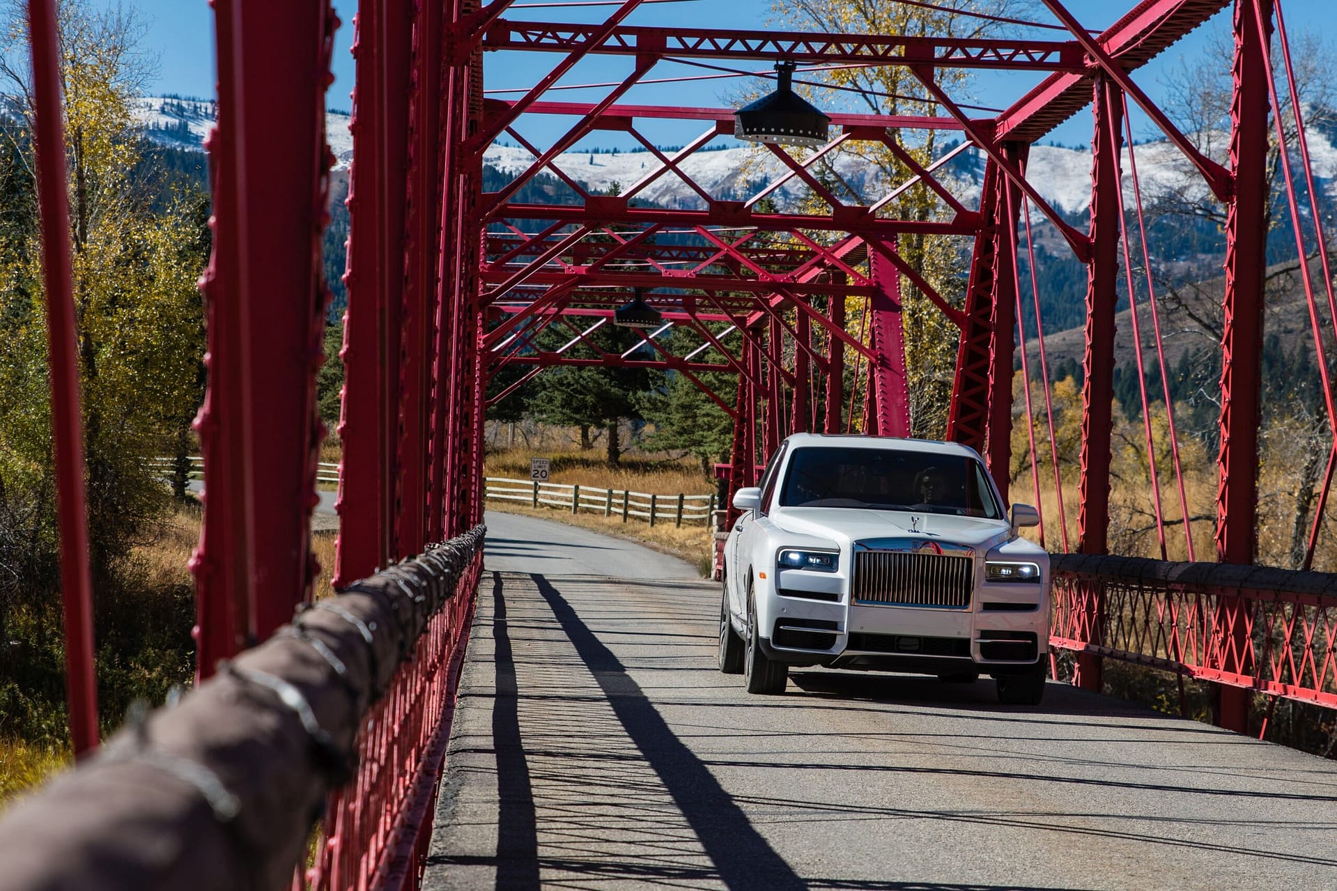 Rolls-Royce Cullinan: Way out West