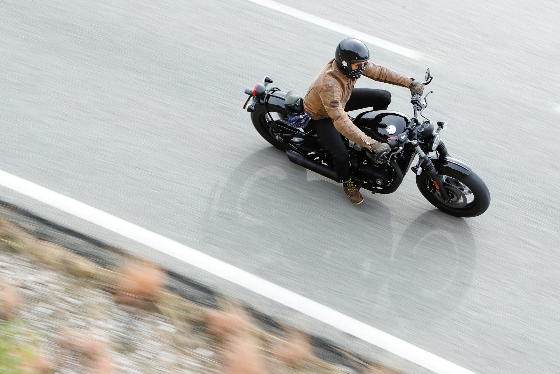 Triumph Bonneville Bobber Black
