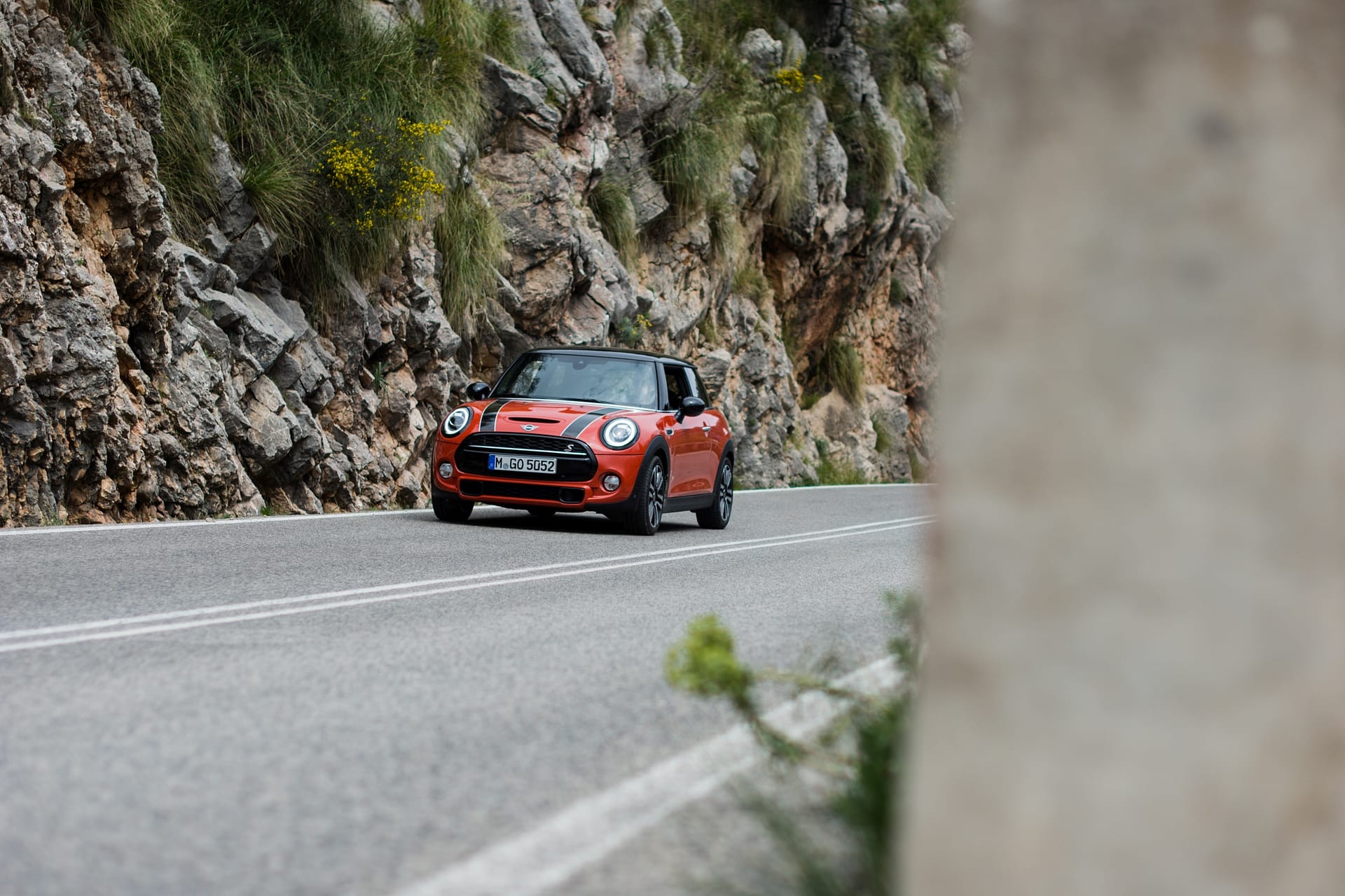 2018 Mini Cooper S: Mallorca Rocks