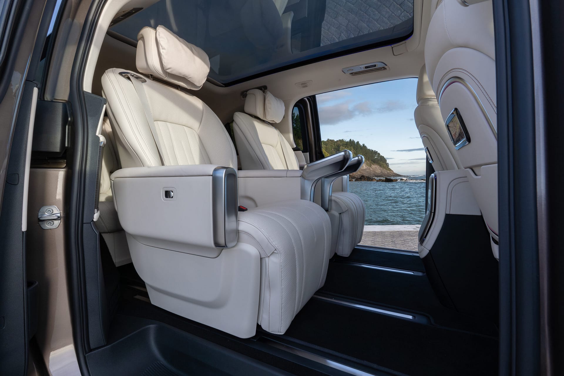 Mercedes-Benz VLE 300